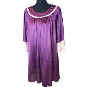 VTG Jenelle of California Lace Trim Nylon NightGown